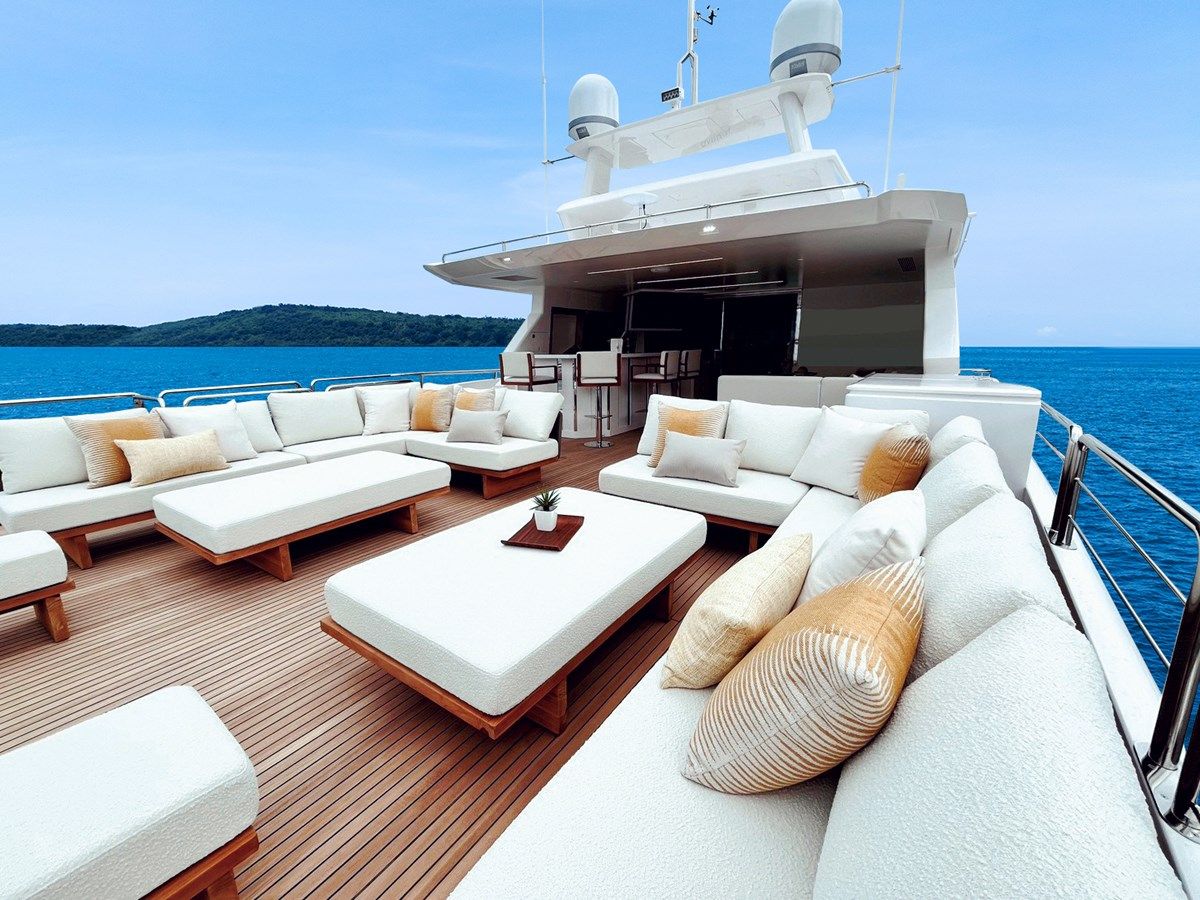 best yacht sales deals Horizon FD90-234 NOW AVAIABLE