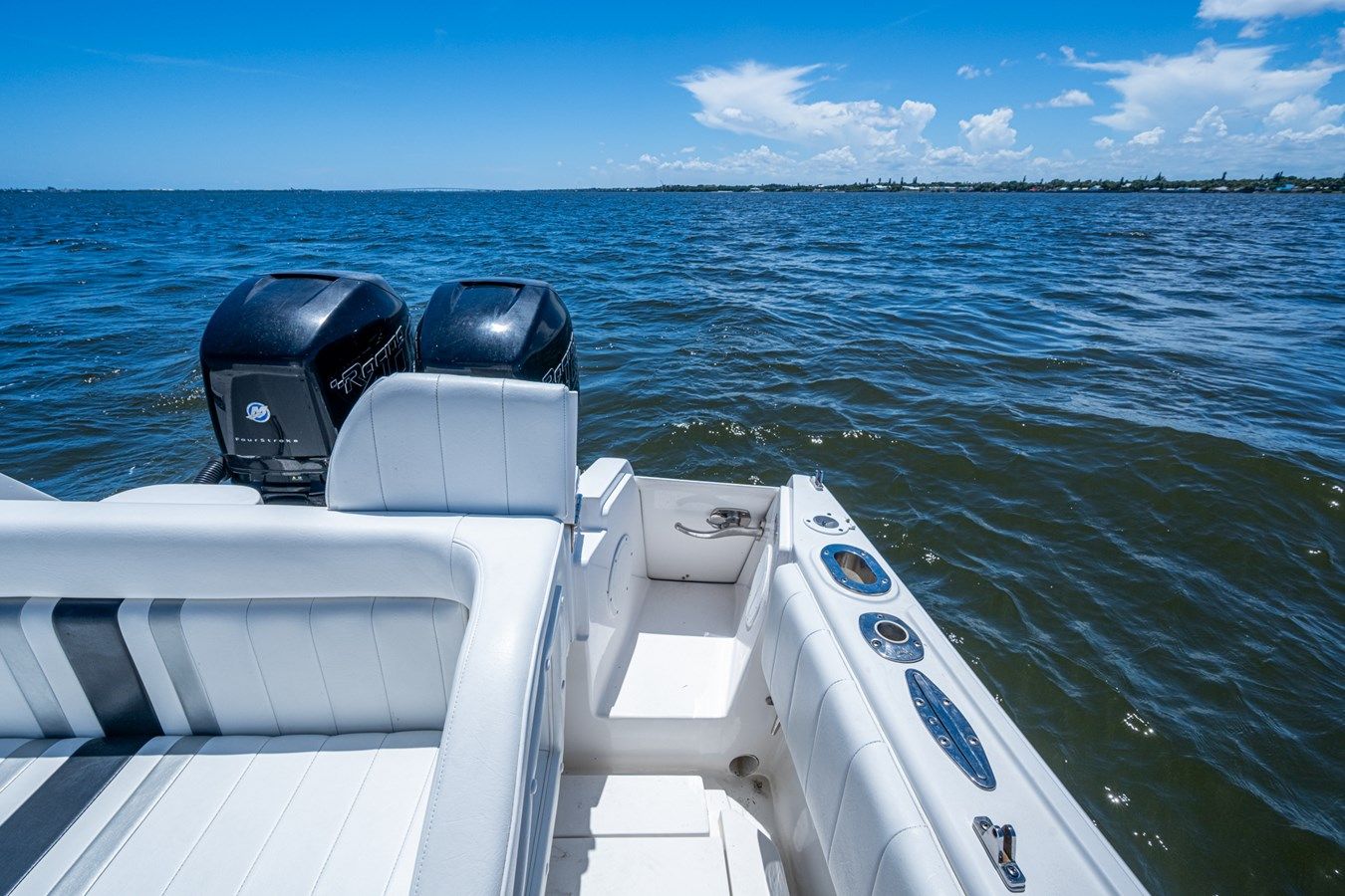 32' INTREPID - INTREPID POWERBOATS INC.