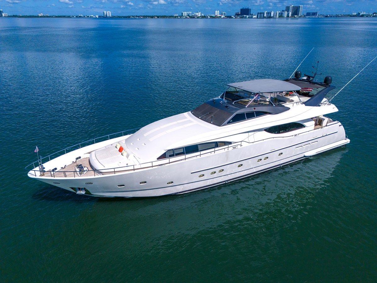 Ferretti Yachts Custom Line 94