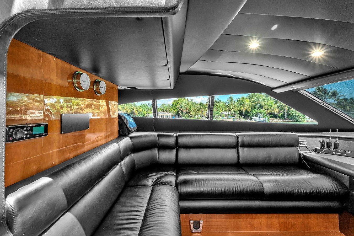 Buy a yacht Ferretti Yachts Custom Line 94 2002