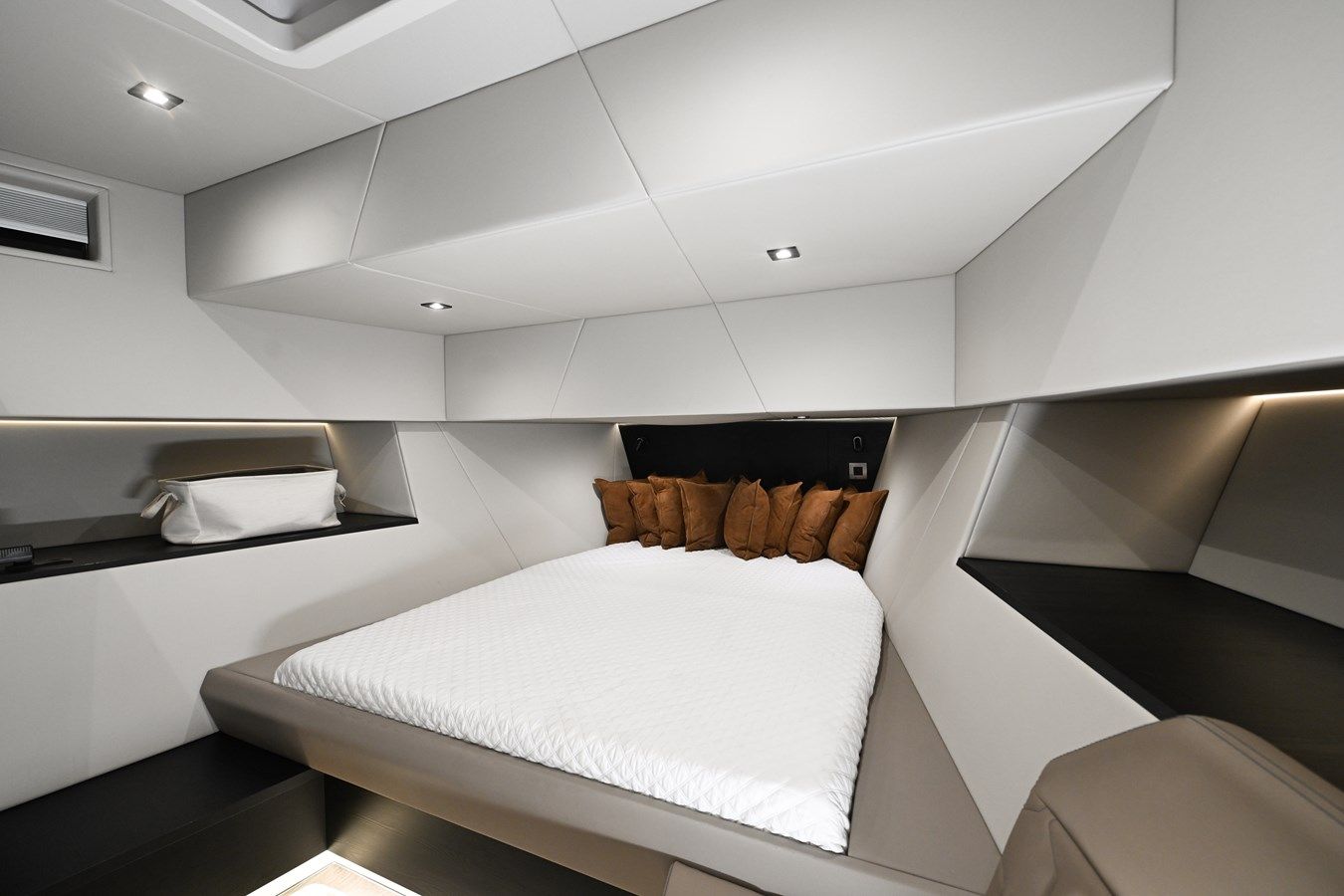 Buy a TAKE IT EASY V VQ58 at Shestakov Yacht Sales