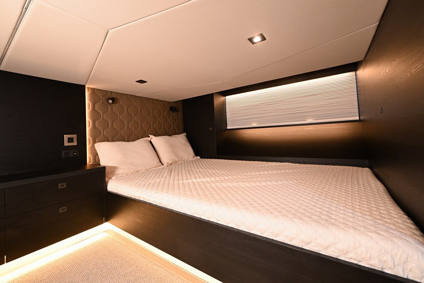 TAKE IT EASY V yacht sale