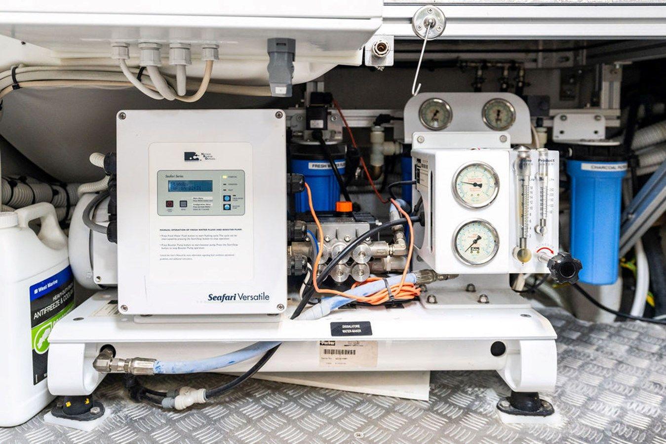 best yacht sales deals PHOENIX RISING 82