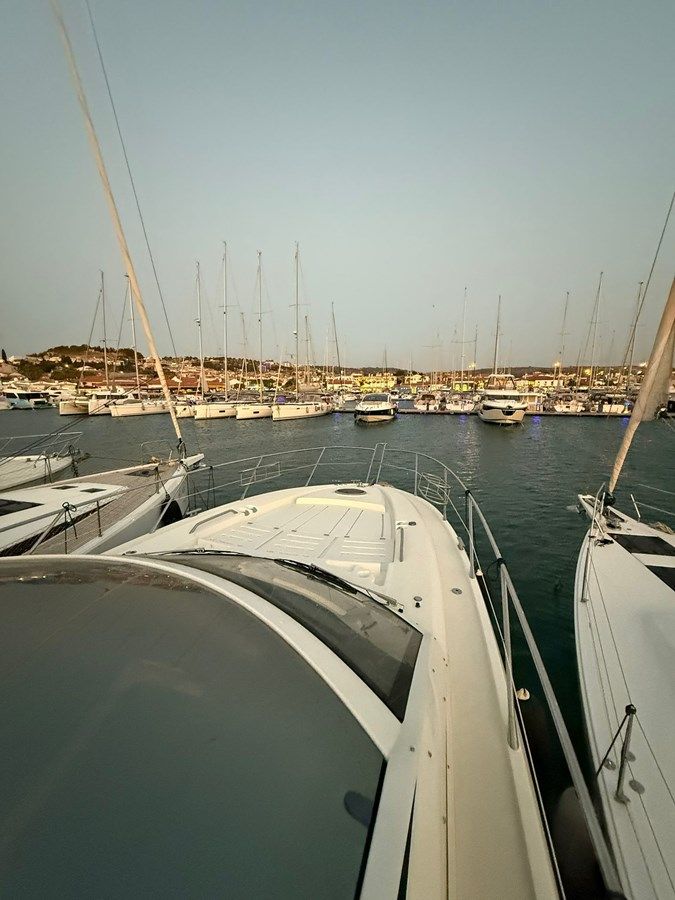 the best price on RIGEL 48 2012