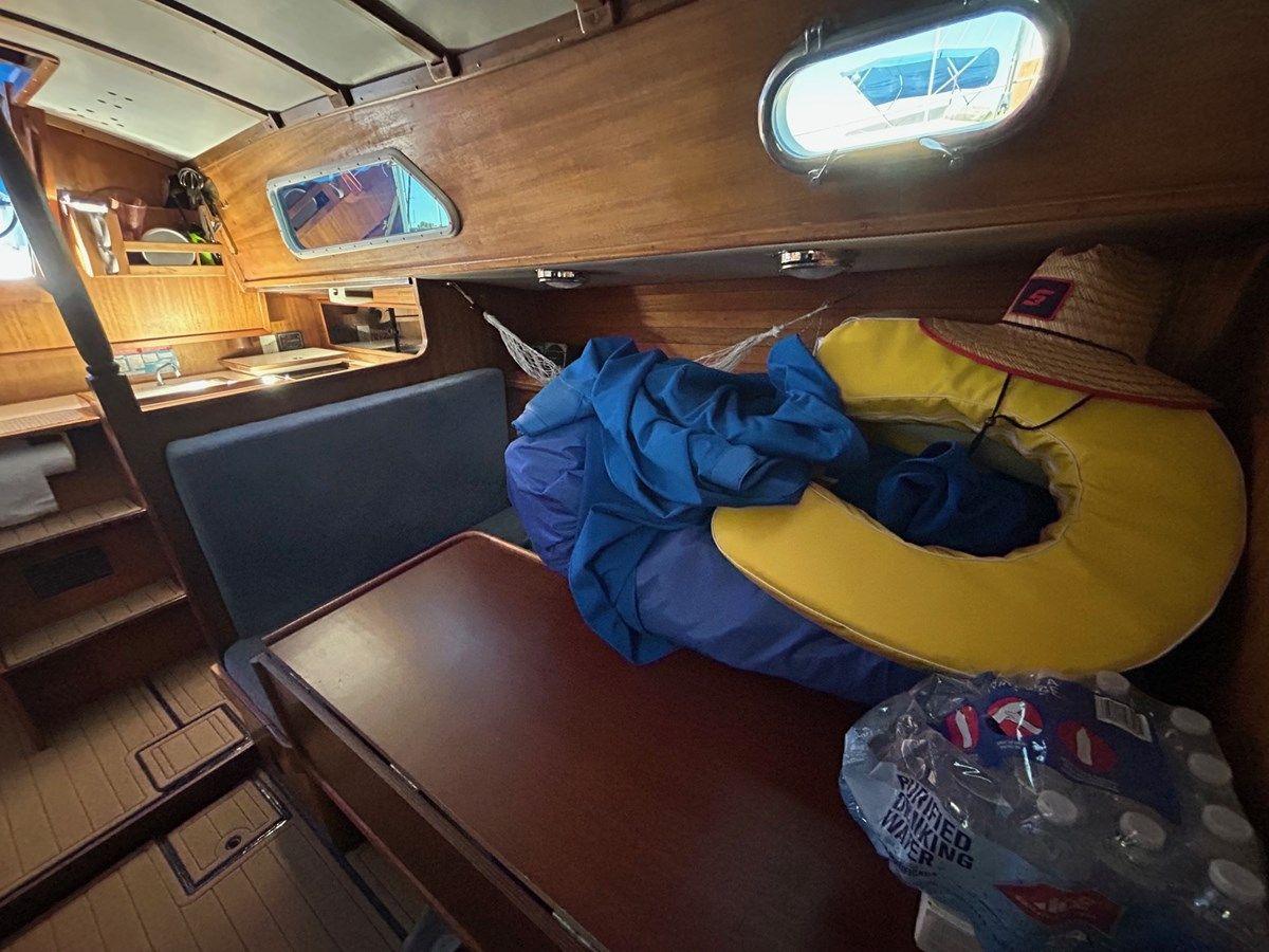 Buy a yacht GRACE - ISLANDER SAILBOATS