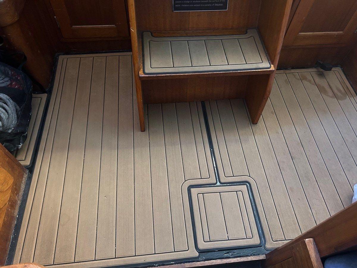 the best price on GRACE Sloop