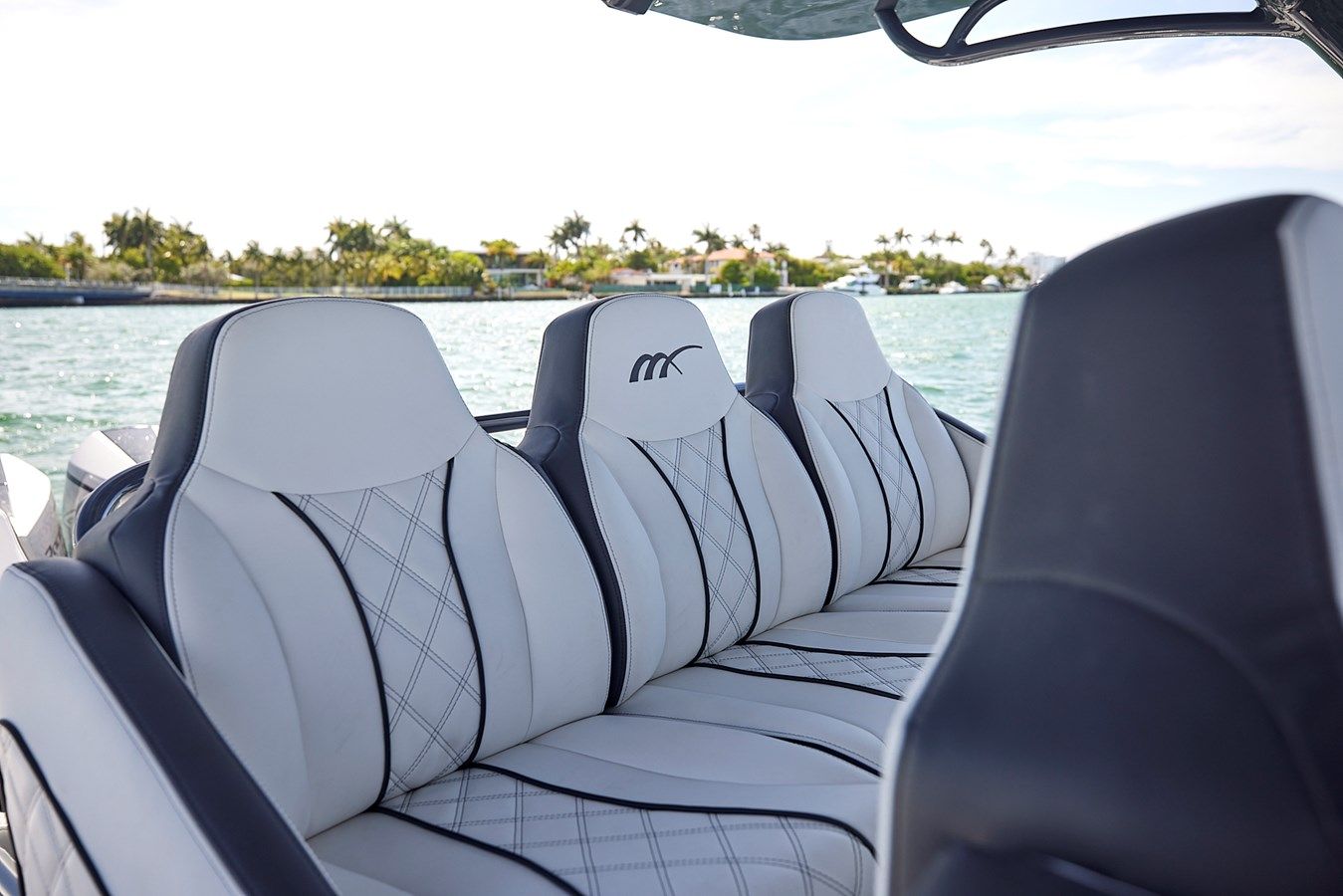 Buy a yacht DEVENZO - Midnight Express Powerboats