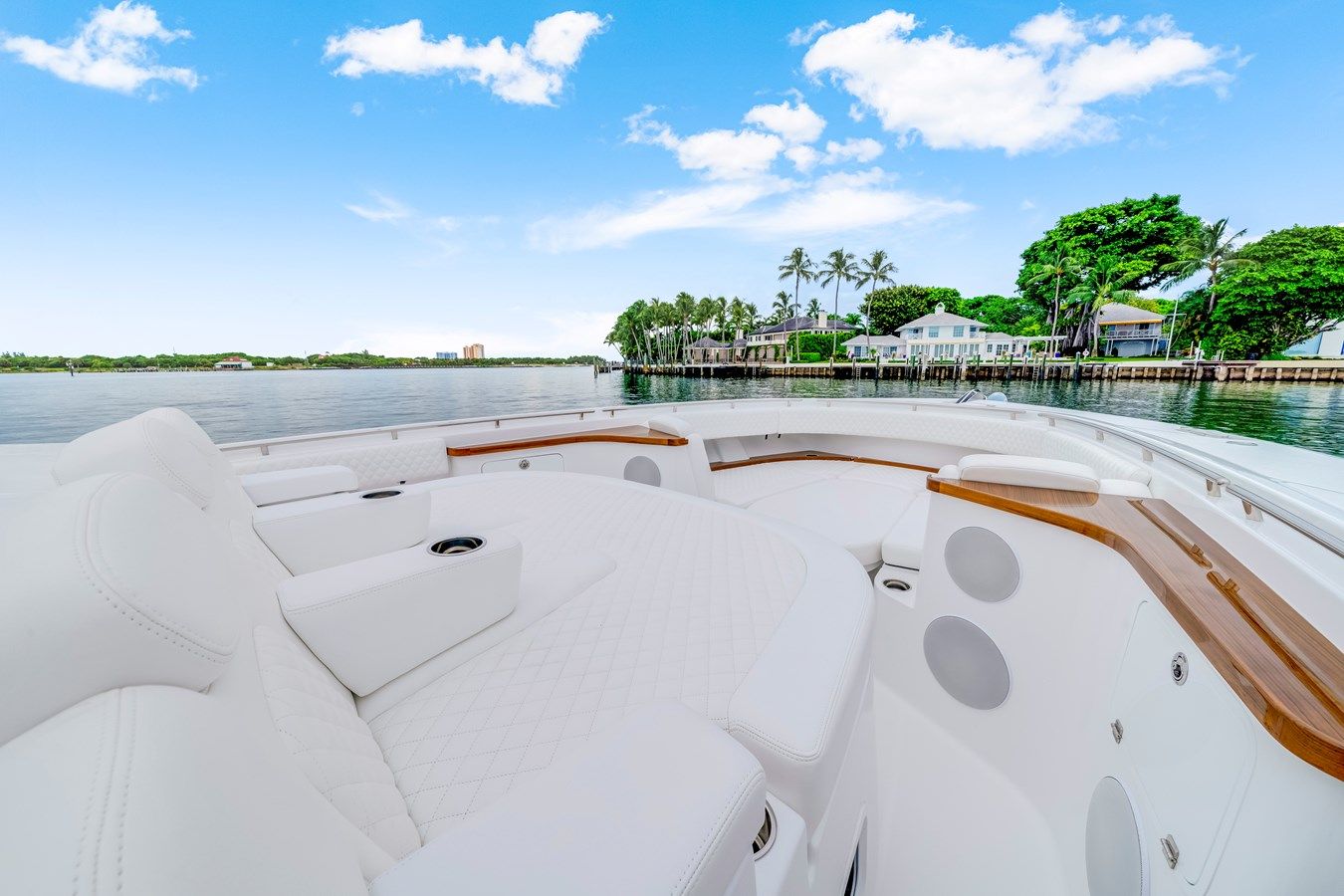 best yacht sales deals 56 Suenos GIX - HCB