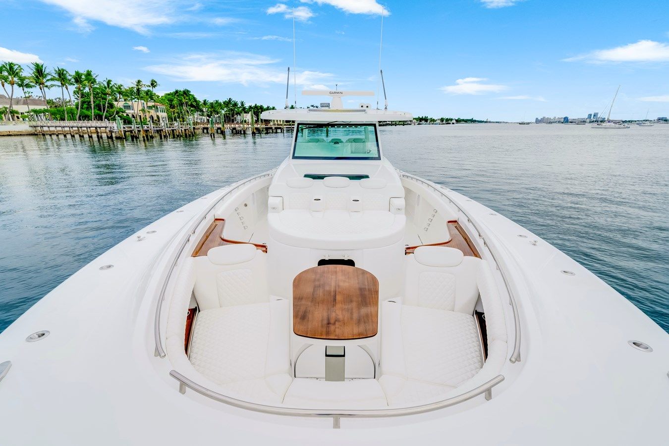 Buy a 56 Suenos GIX 56 at Shestakov Yacht Sales