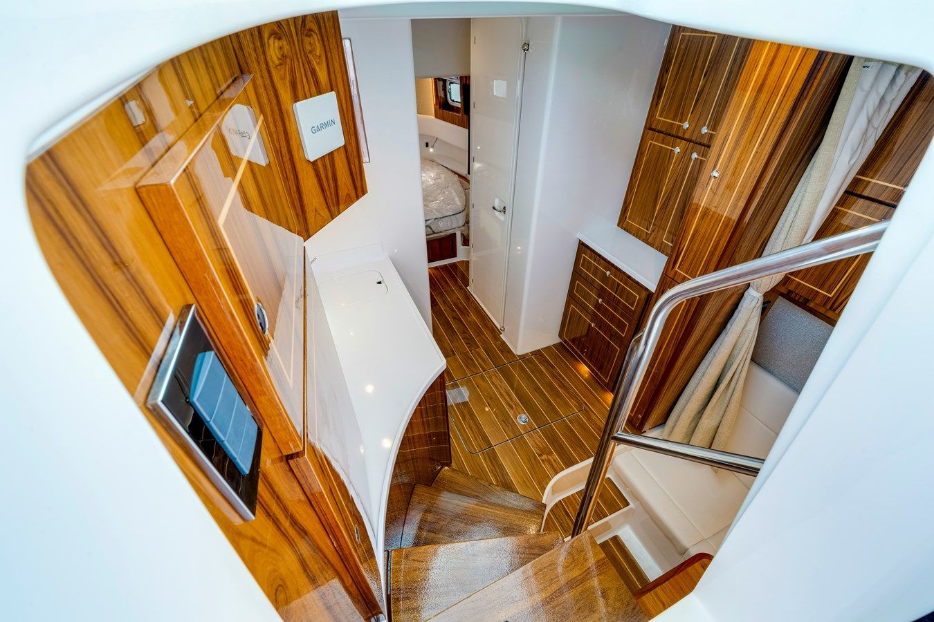 best yacht sales deals 56 Suenos GIX - HCB