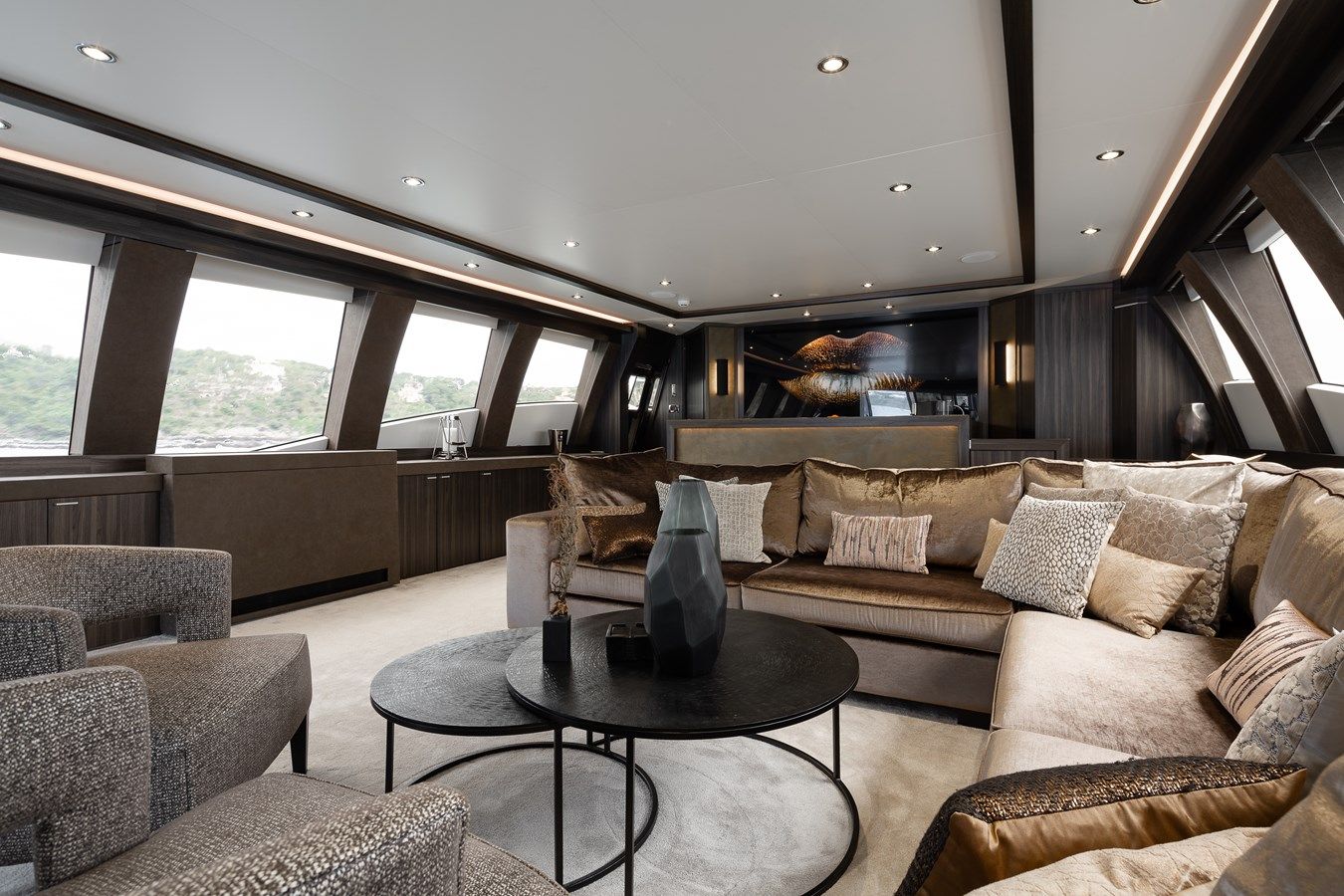 the best price on BAGHEERA 2005