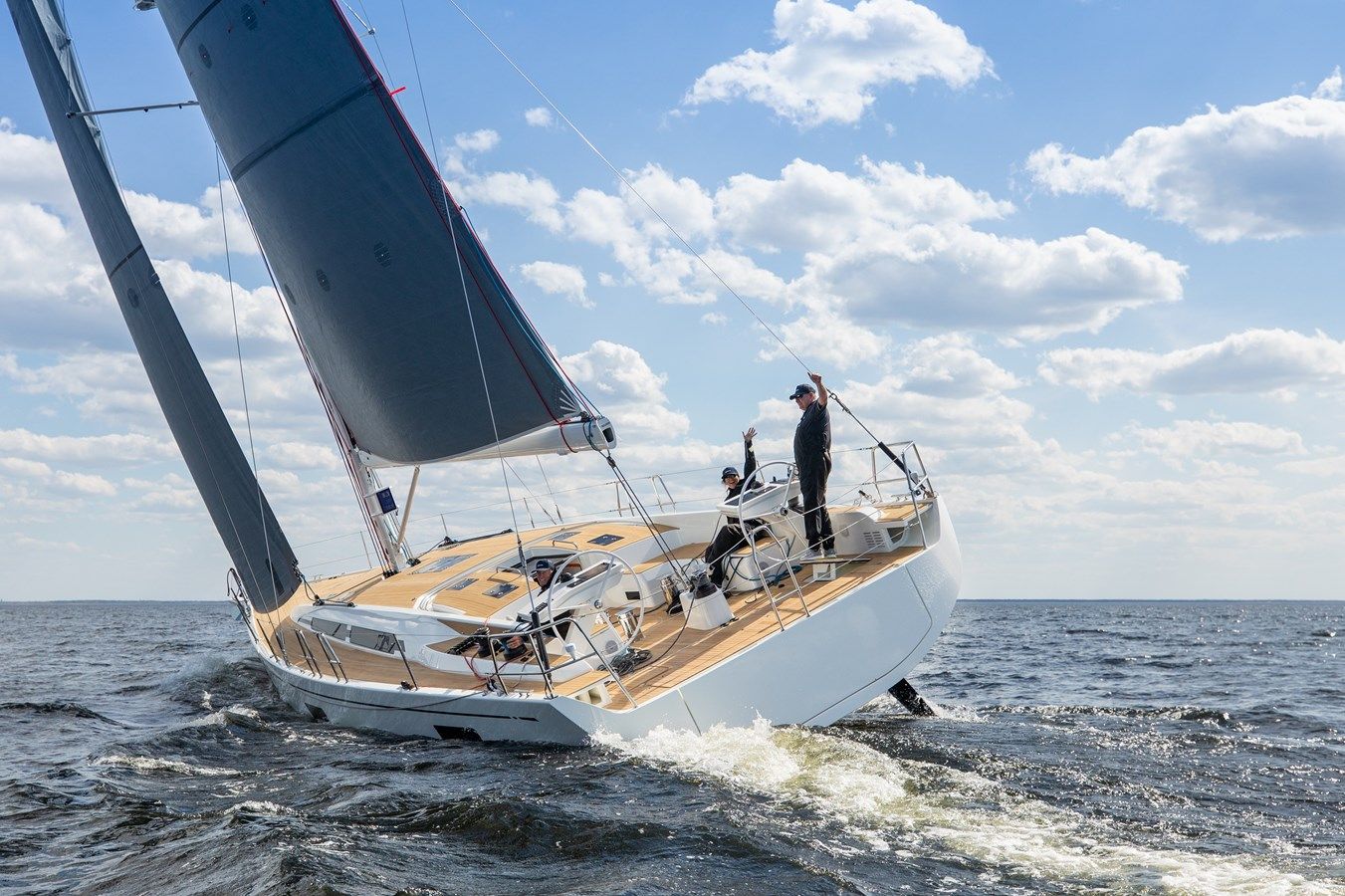 Купить яхту Invictus 58 в Shestakov Yacht Sales