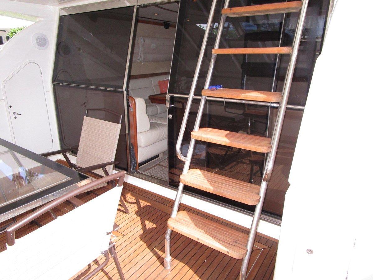 the best price on PRETTY LADY - Ferretti Yachts