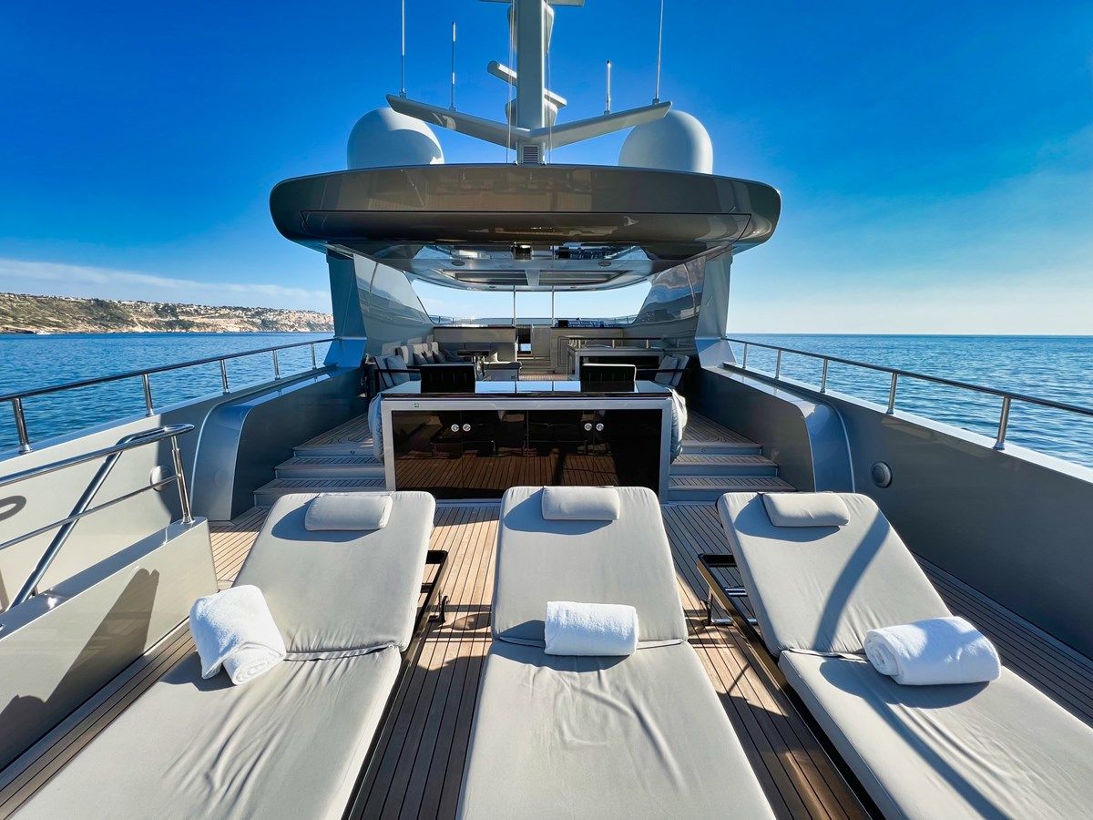 the best price on SMOOTH OPERATOR 2011