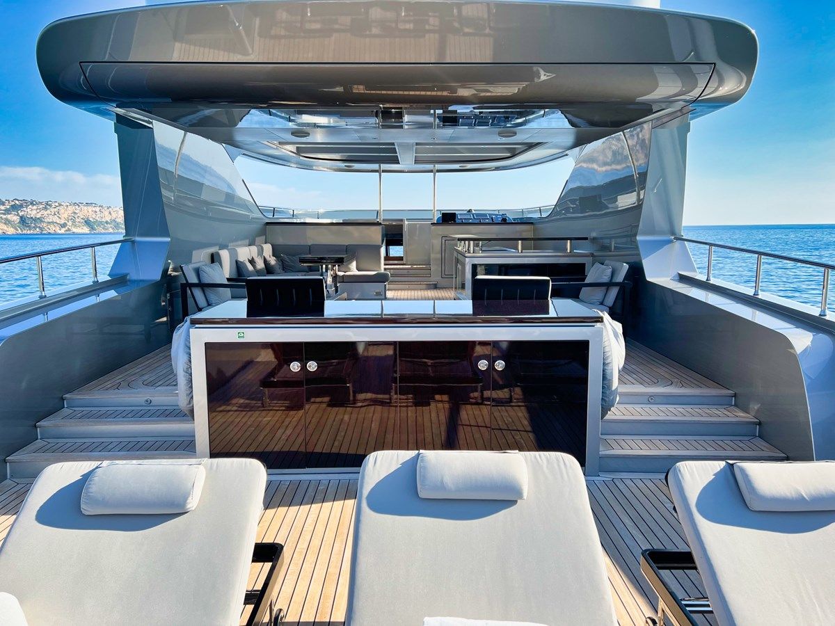 Buy a SMOOTH OPERATOR 39m at Shestakov Yacht Sales