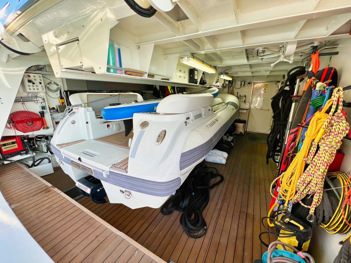 best yacht sales deals SMOOTH OPERATOR 39m