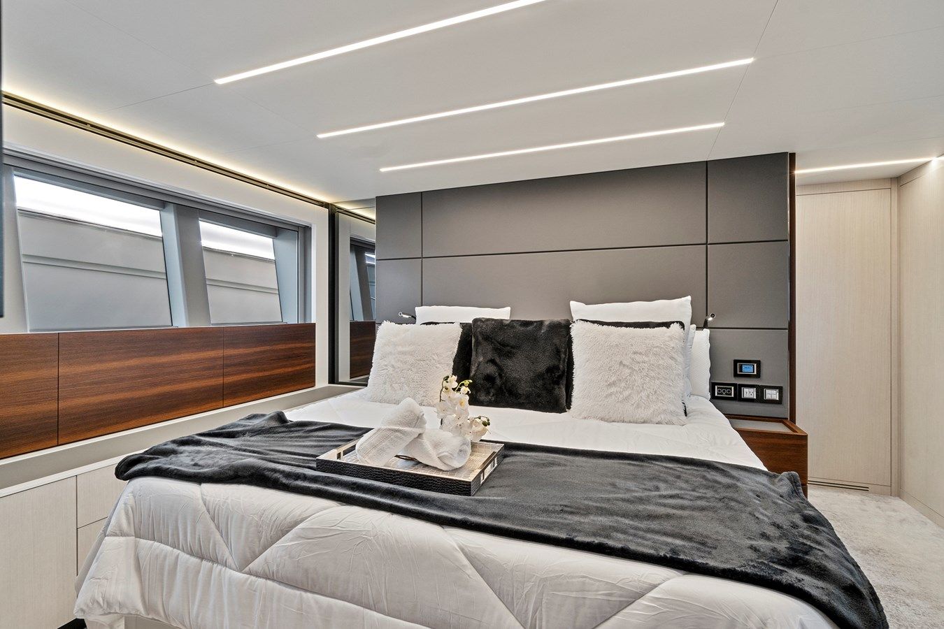 the best price on SMILE - Astondoa