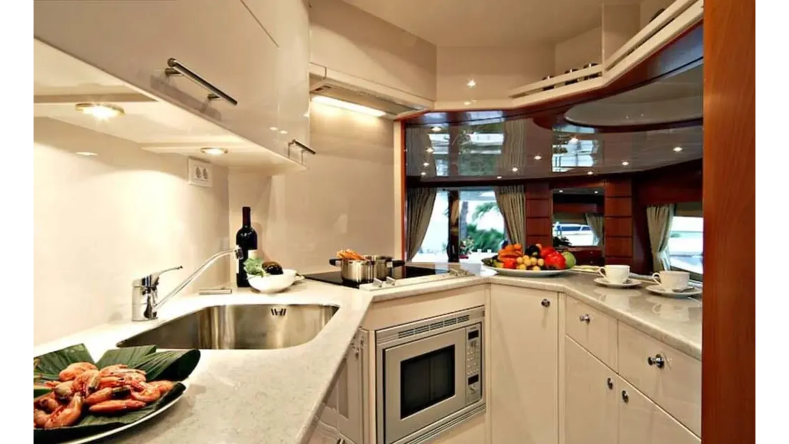 best yacht sales deals LADENSTEIN 72