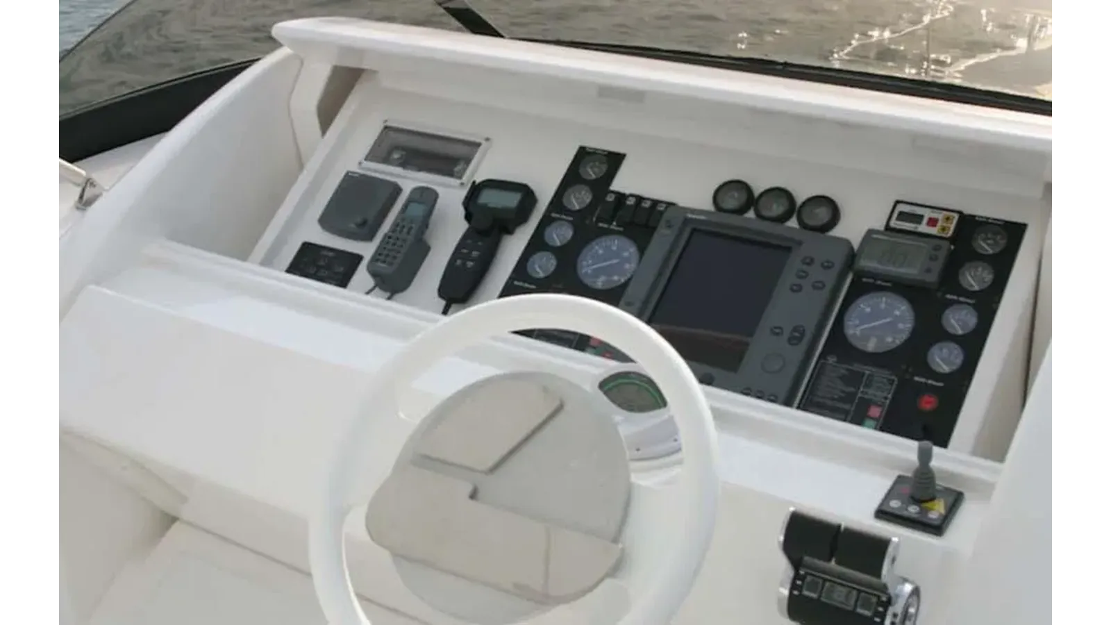 best yacht sales deals LADENSTEIN 72 71