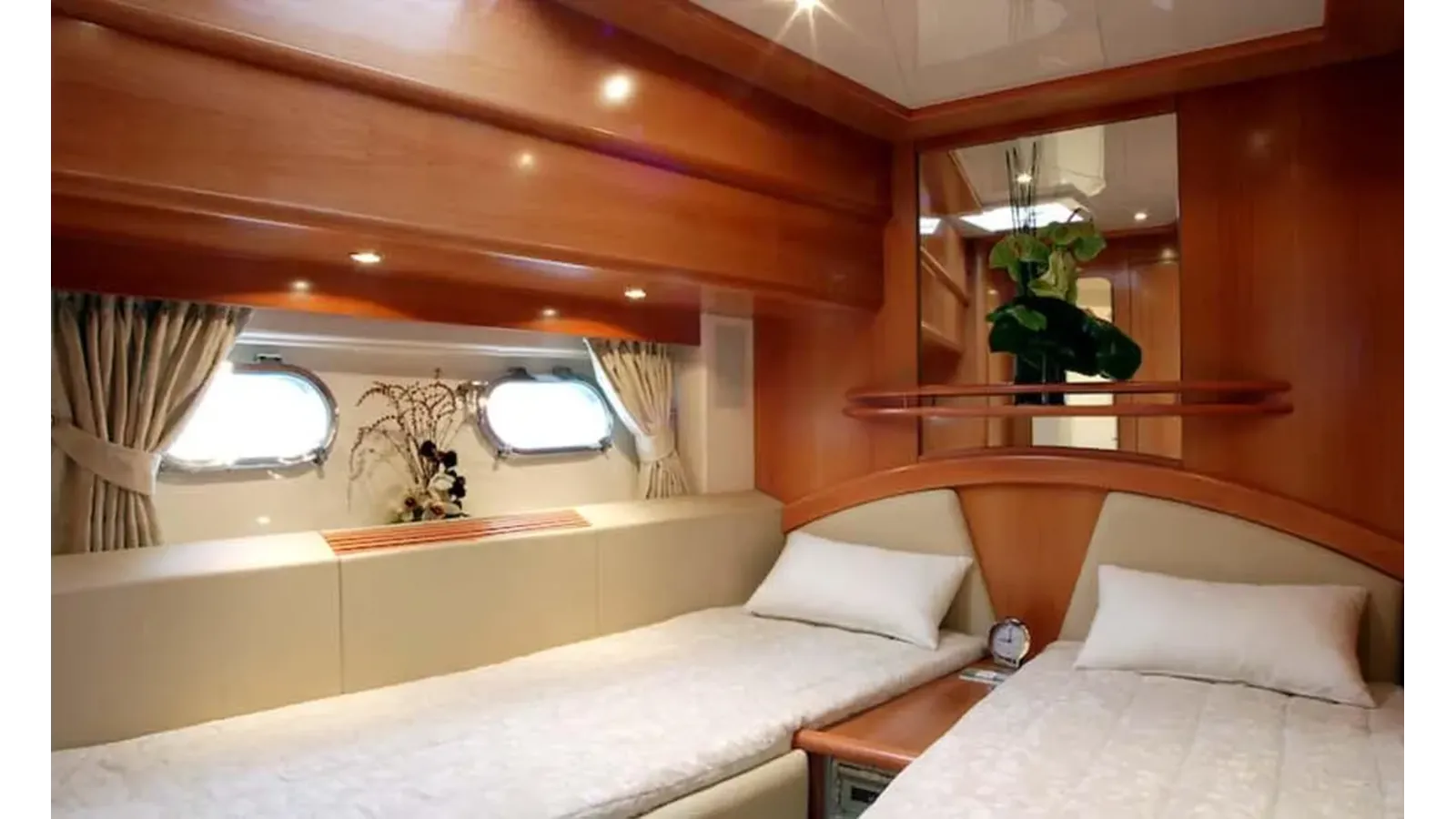 Buy a LADENSTEIN 72 LADENSTEIN 72 at Shestakov Yacht Sales