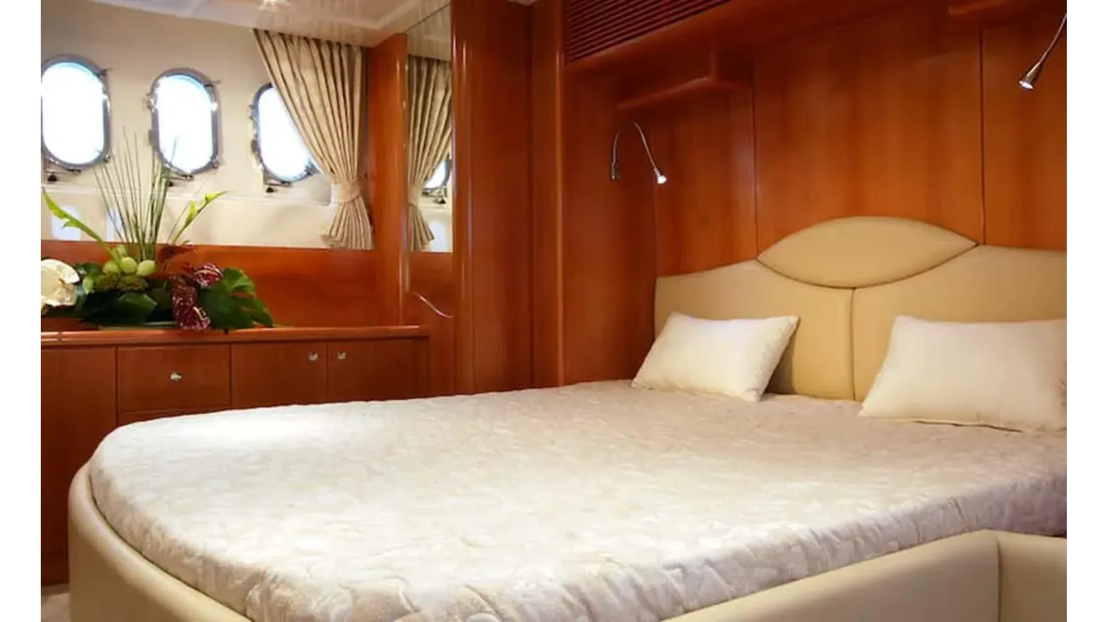 LADENSTEIN 72 yacht sale