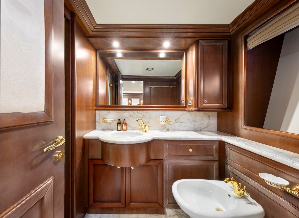 Buy a HAG NAVETTA 30 at Shestakov Yacht Sales