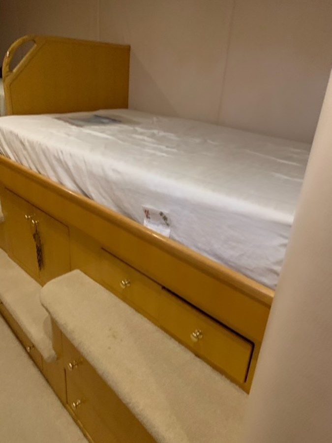 Buy a yacht The Cat From the Hat 605