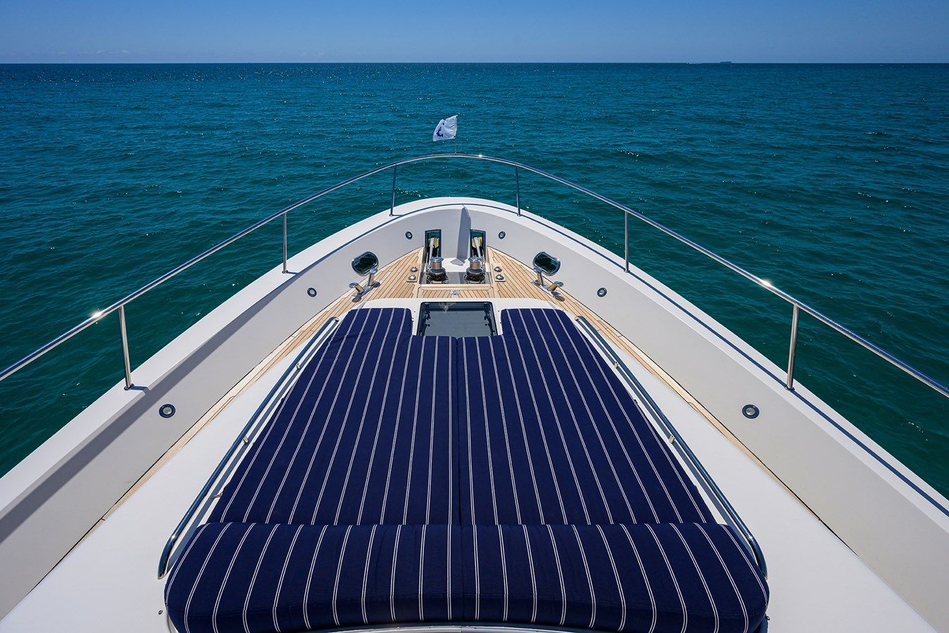 best yacht sales deals Jule - PACIFIC MARINER