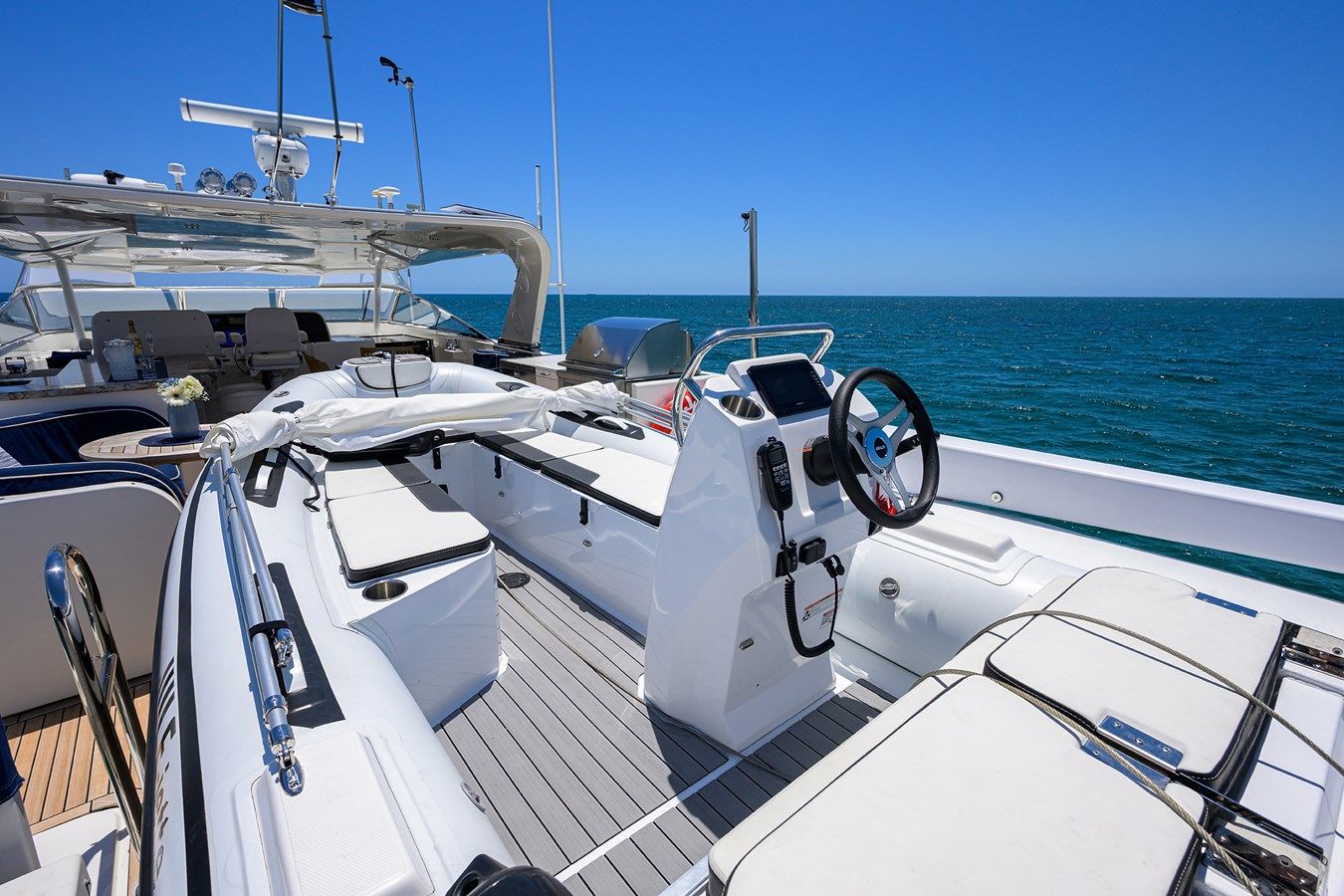 Jule 2005 yacht sale