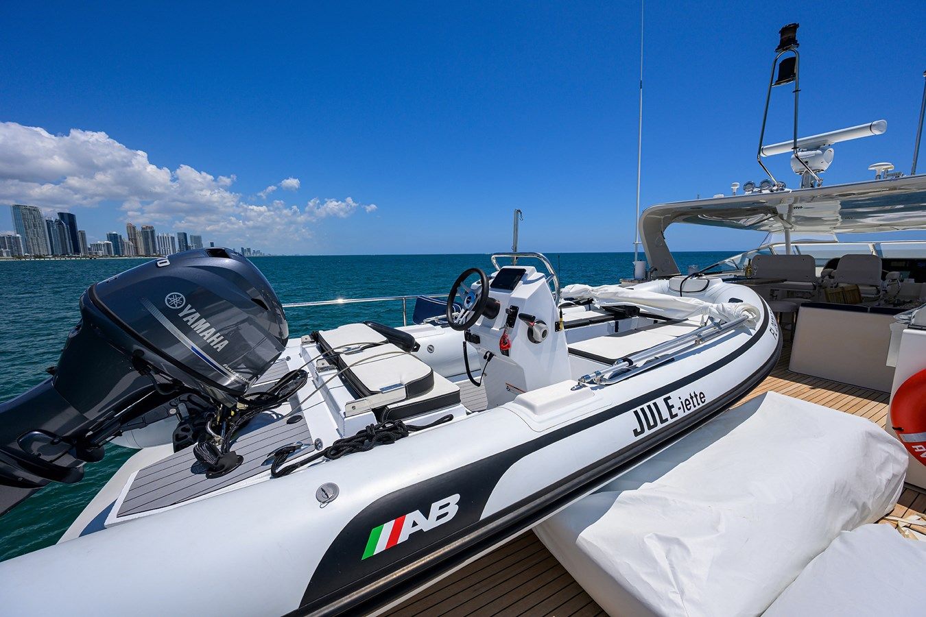 best yacht sales deals Jule - PACIFIC MARINER