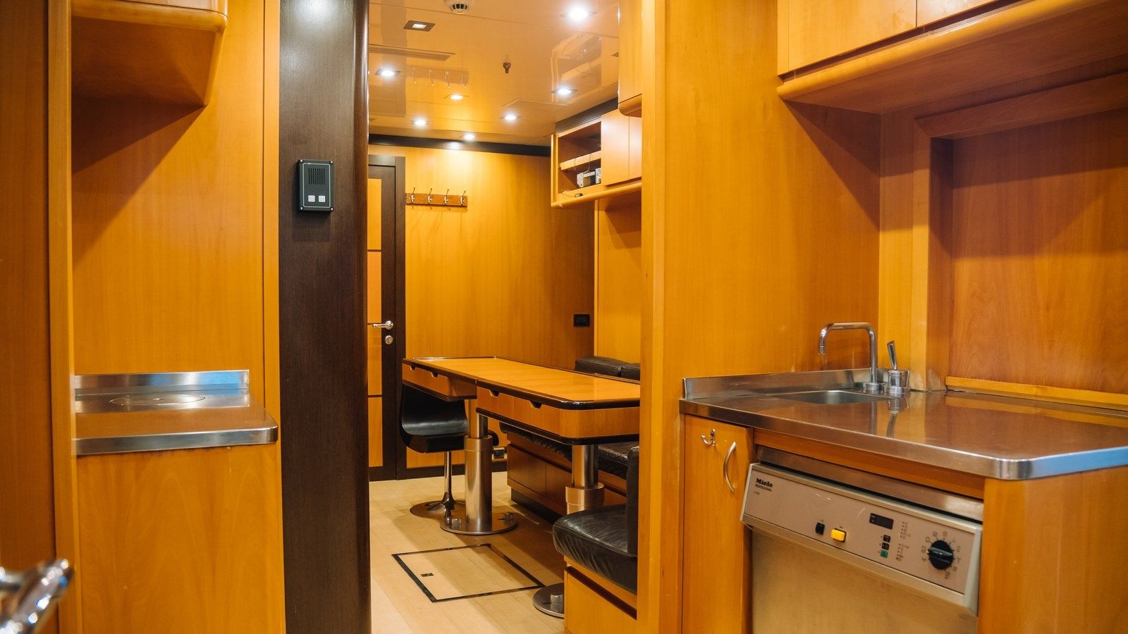 best yacht sales deals SEA PEARL - Mangusta