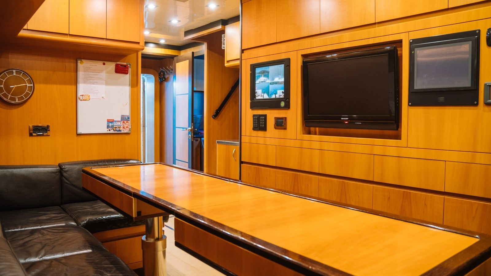 Buy a yacht SEA PEARL 163