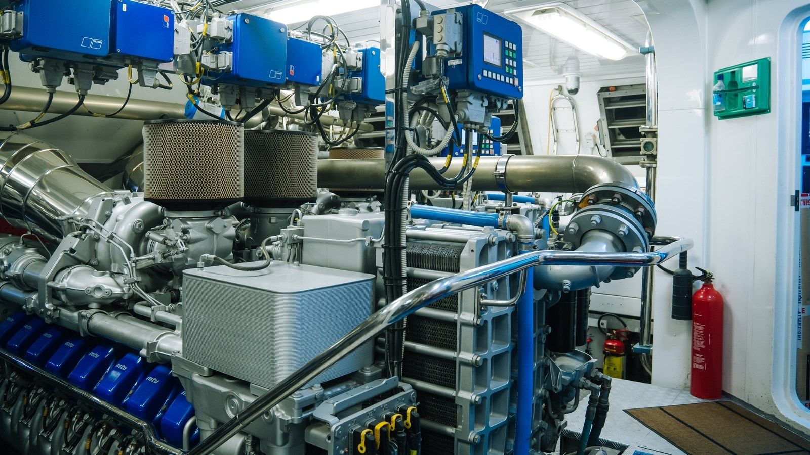 SEA PEARL Mangusta 165 yacht sale