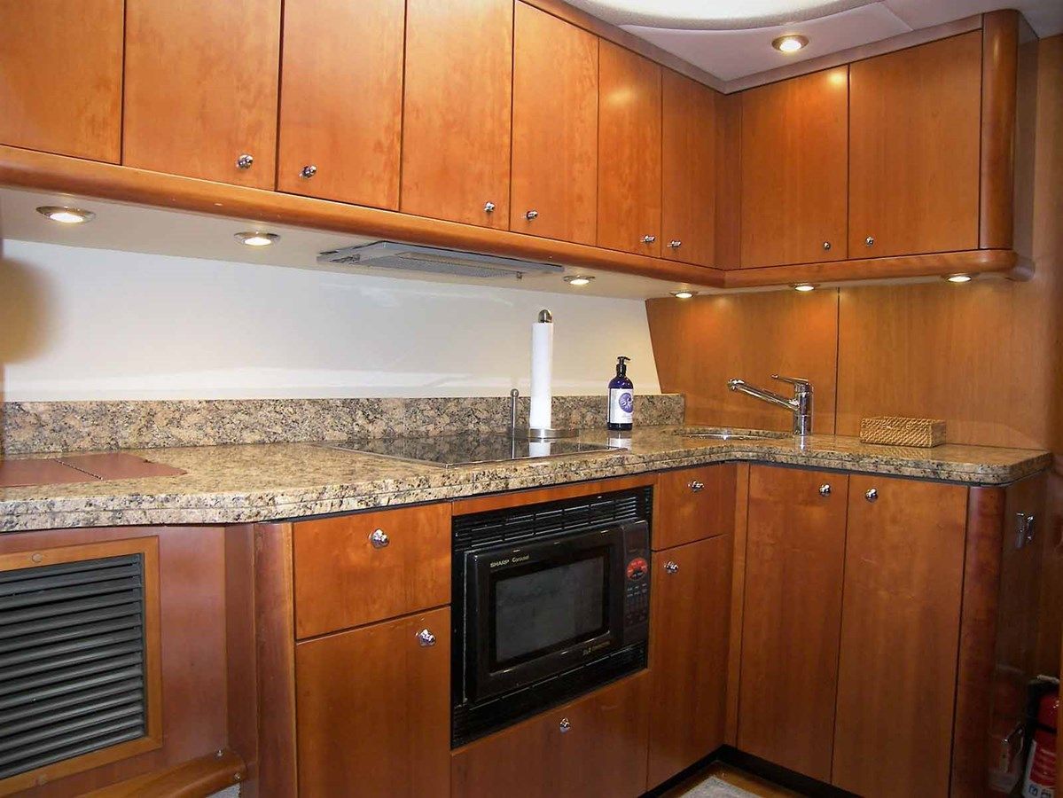 Купить YOUNG GIRL Manhattan