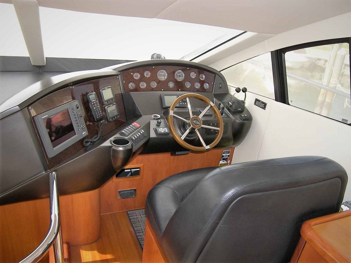 Стоимость яхты YOUNG GIRL - Sunseeker