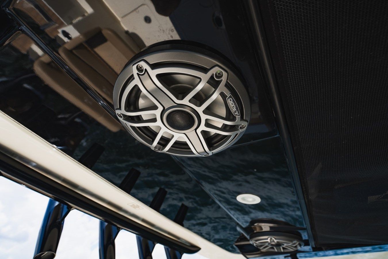 Лучшая цена на NO NAME 305 LXF