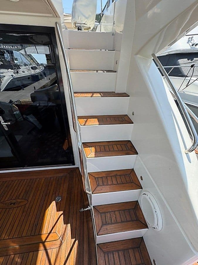 Buy a Marquis 500 Sport Bridge - Marquis at Shestakov Yacht Sales