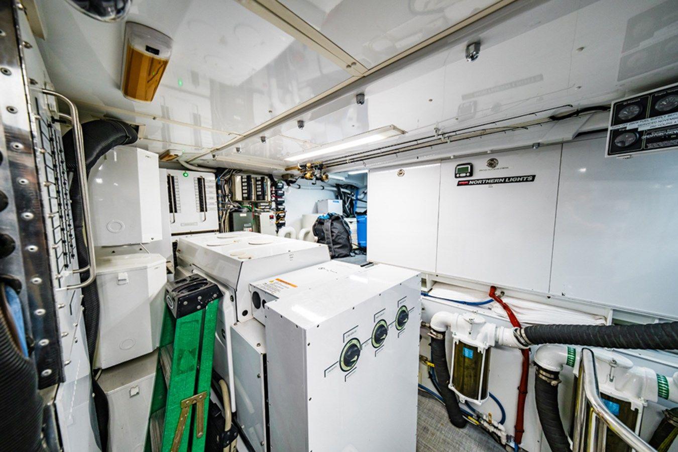 Buy a yacht LONE STAR - Hatteras