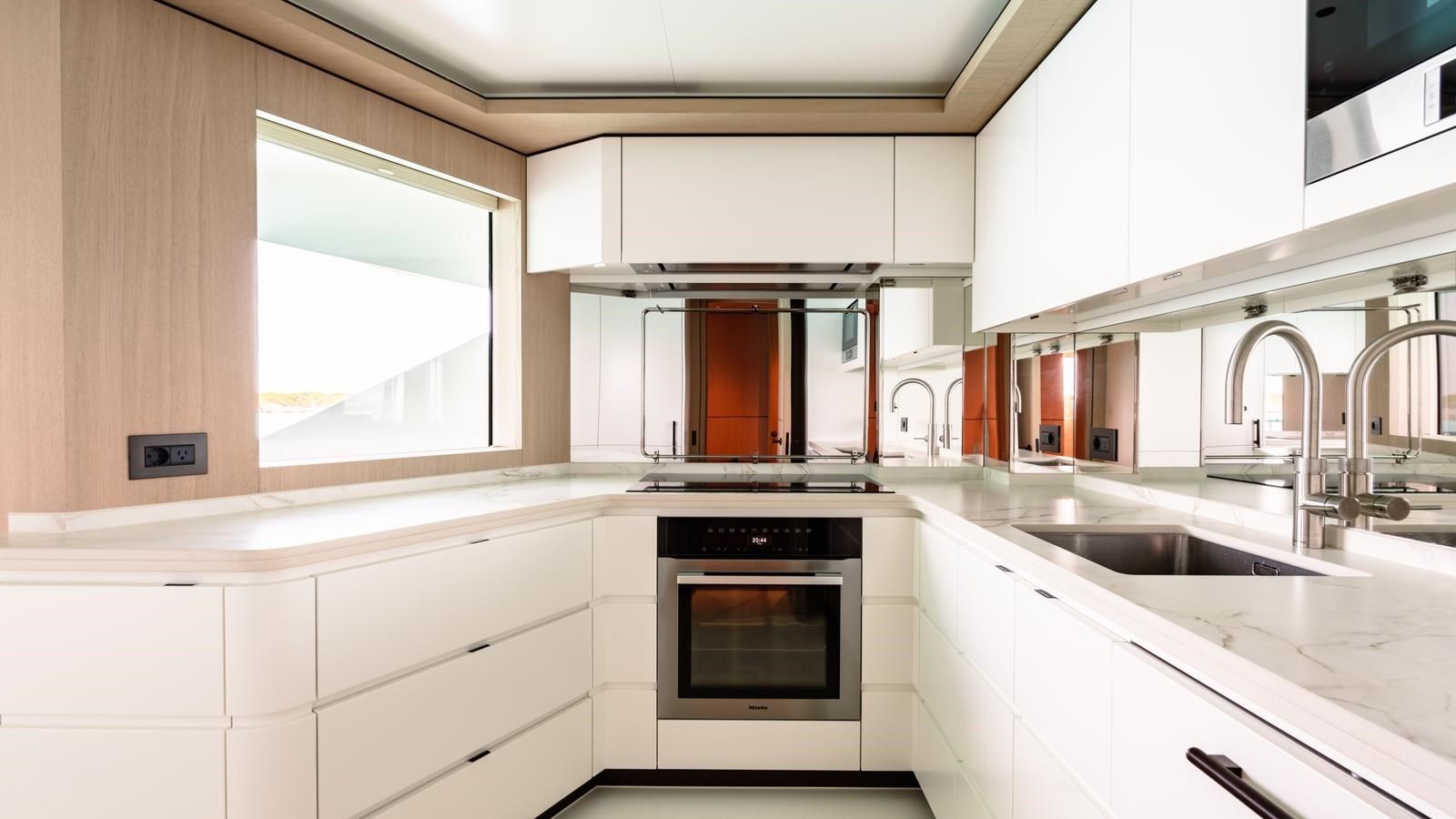 MIDNIGHT SAGA - Moonen