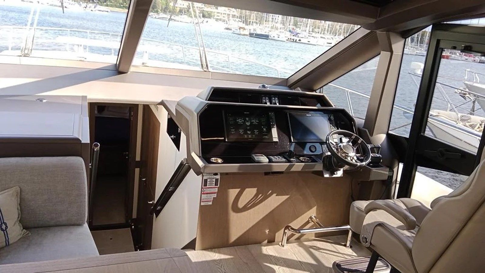 VIRTUS GALEON 680 FLY price