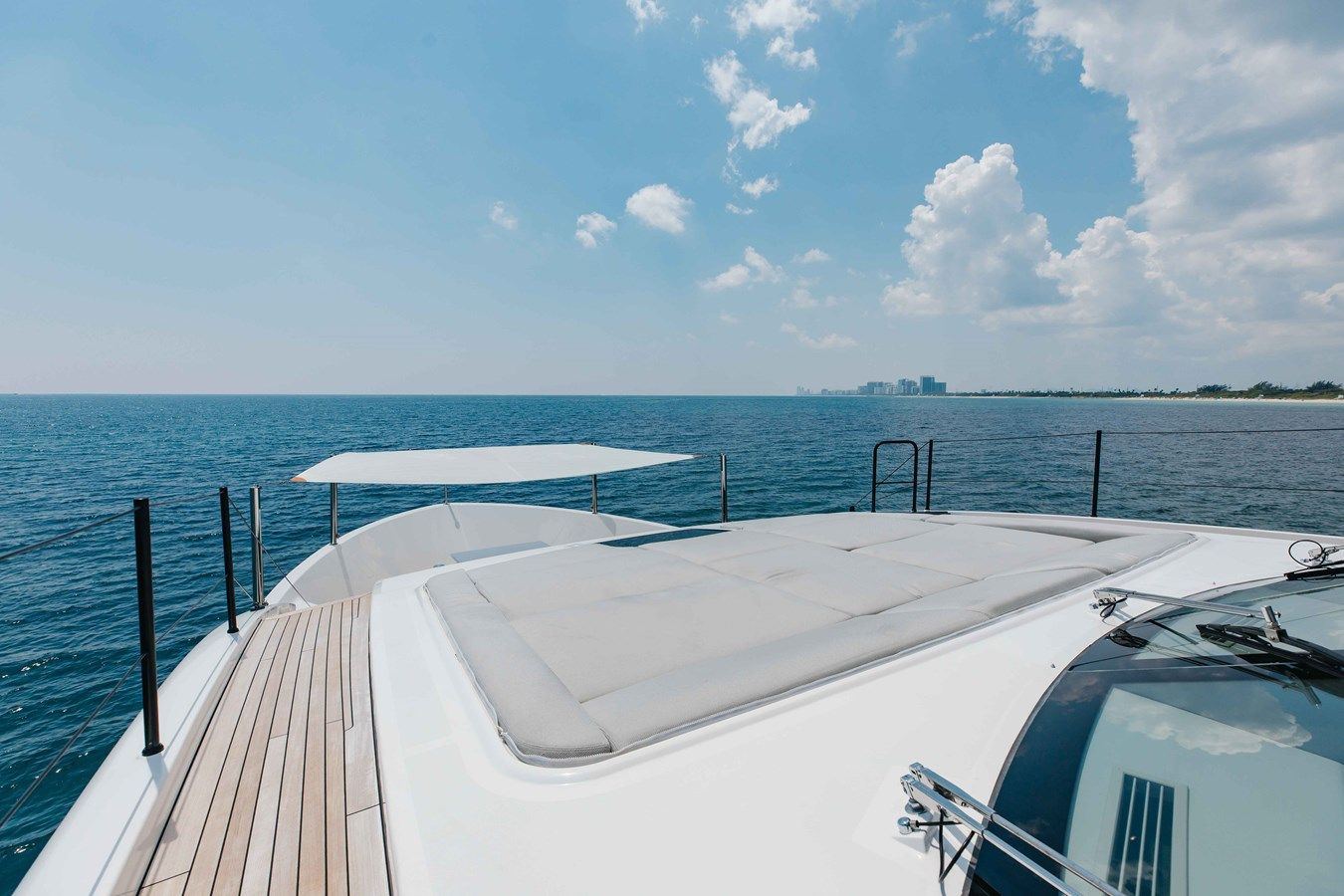 Buy a CHAMELEON 90 at Shestakov Yacht Sales