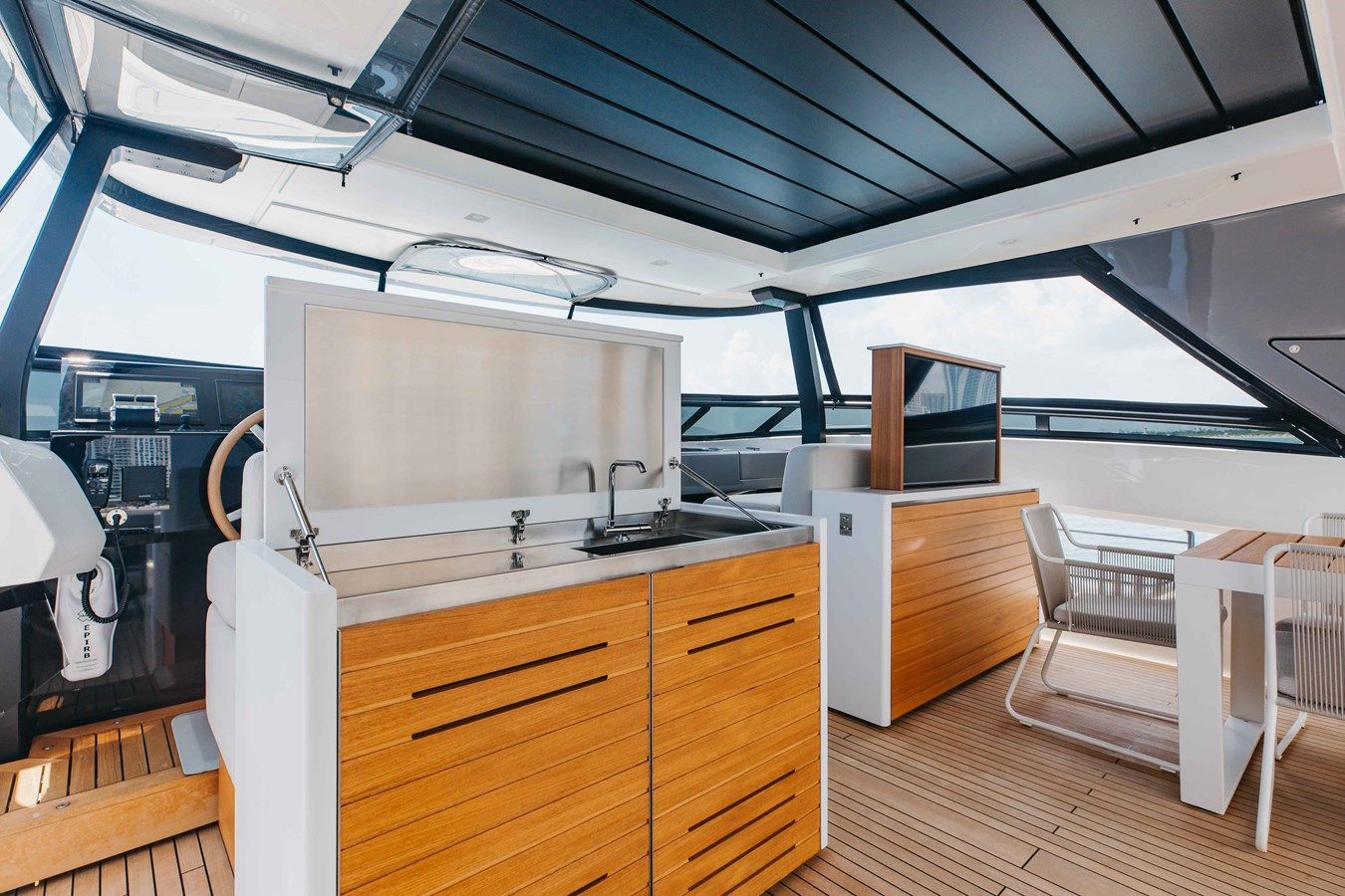 best yacht sales deals CHAMELEON SL90A