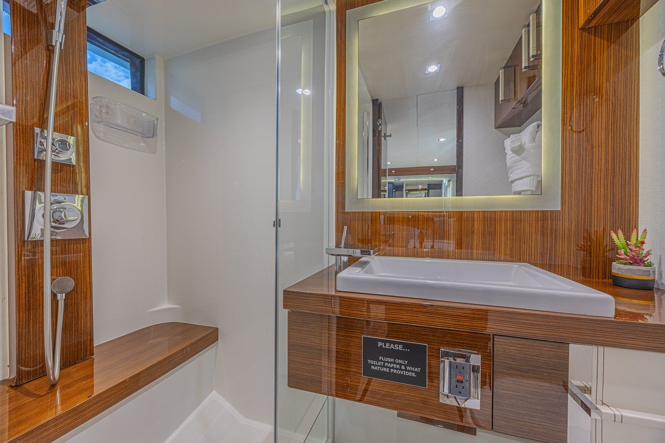 Купить яхту Chapter II в Shestakov Yacht Sales