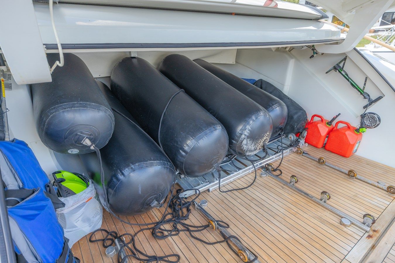 Стоимость яхты Chapter II - Lazzara