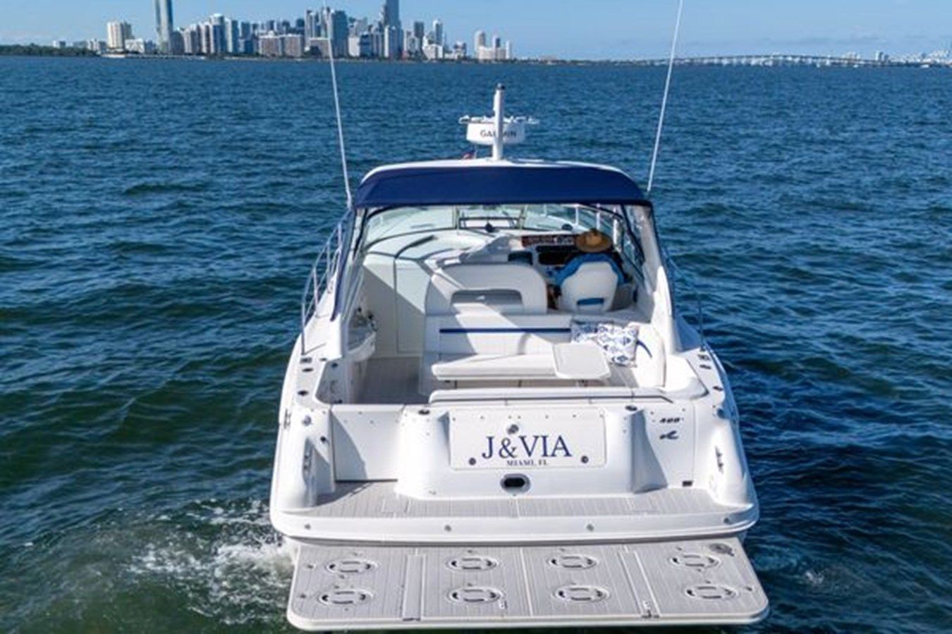 Buy a Sea Ray 400 Sundancer at Shestakov Yacht Sales