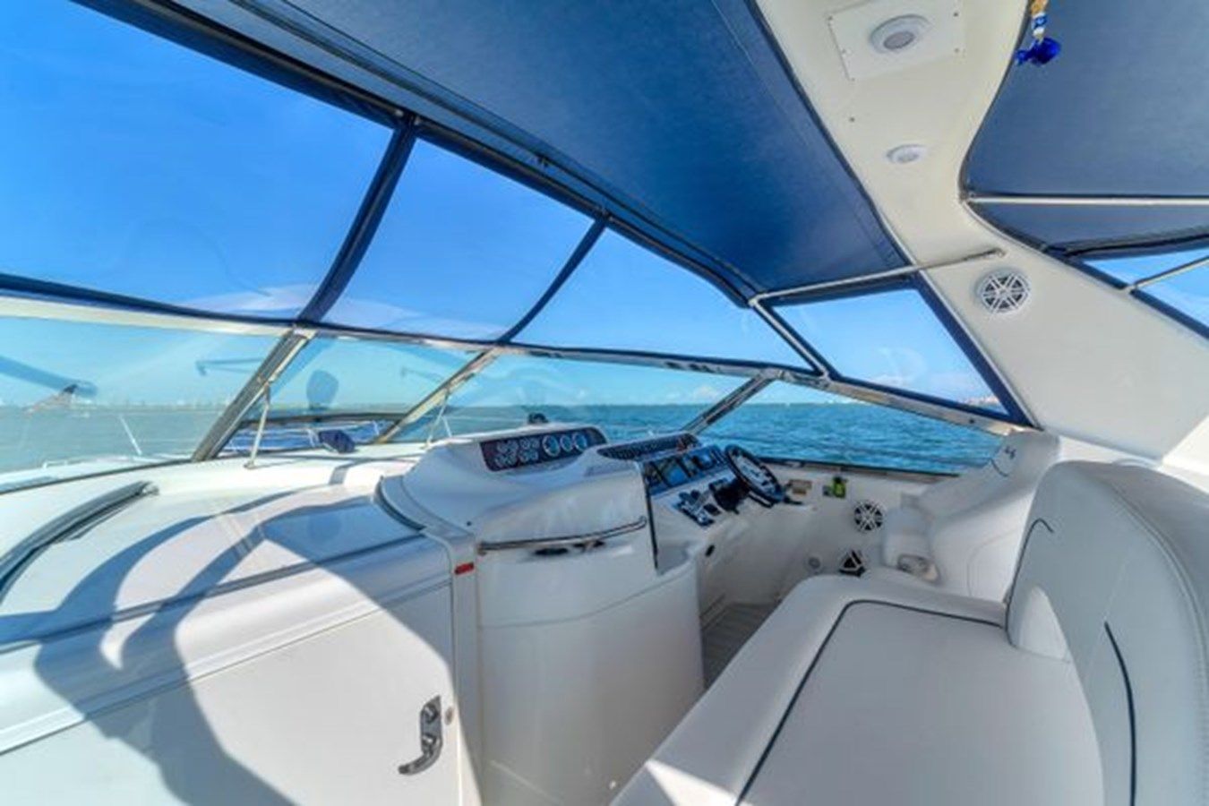 Buy a yacht Sea Ray 400 Sundancer - SEA RAY