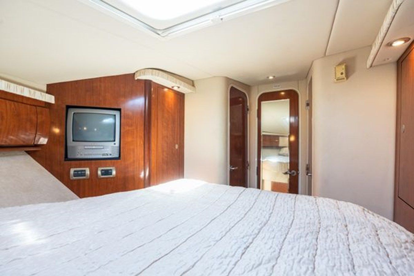 the best price on Sea Ray 420 Sundancer - SEA RAY