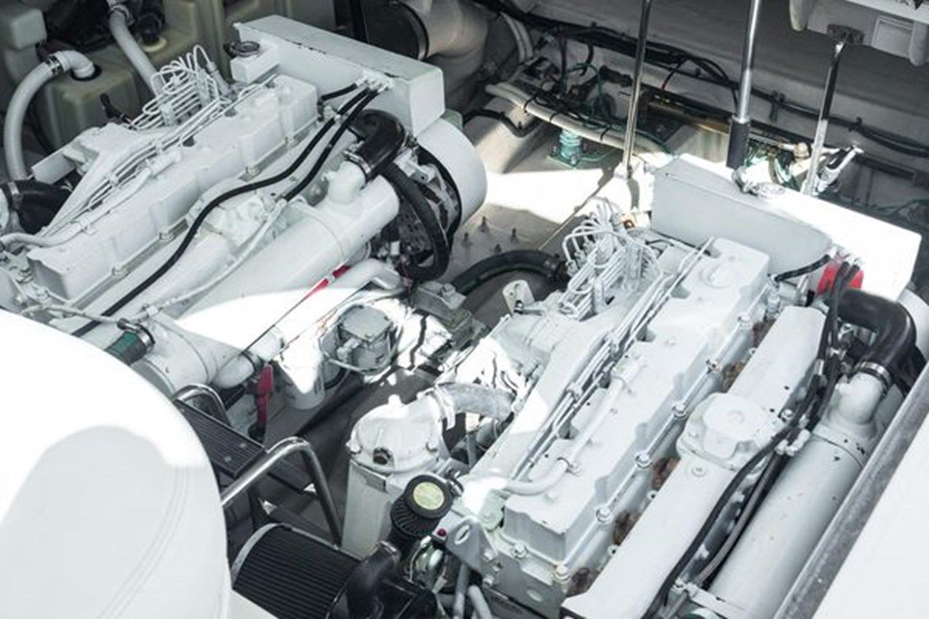 Buy a Sea Ray 420 Sundancer - SEA RAY at Shestakov Yacht Sales