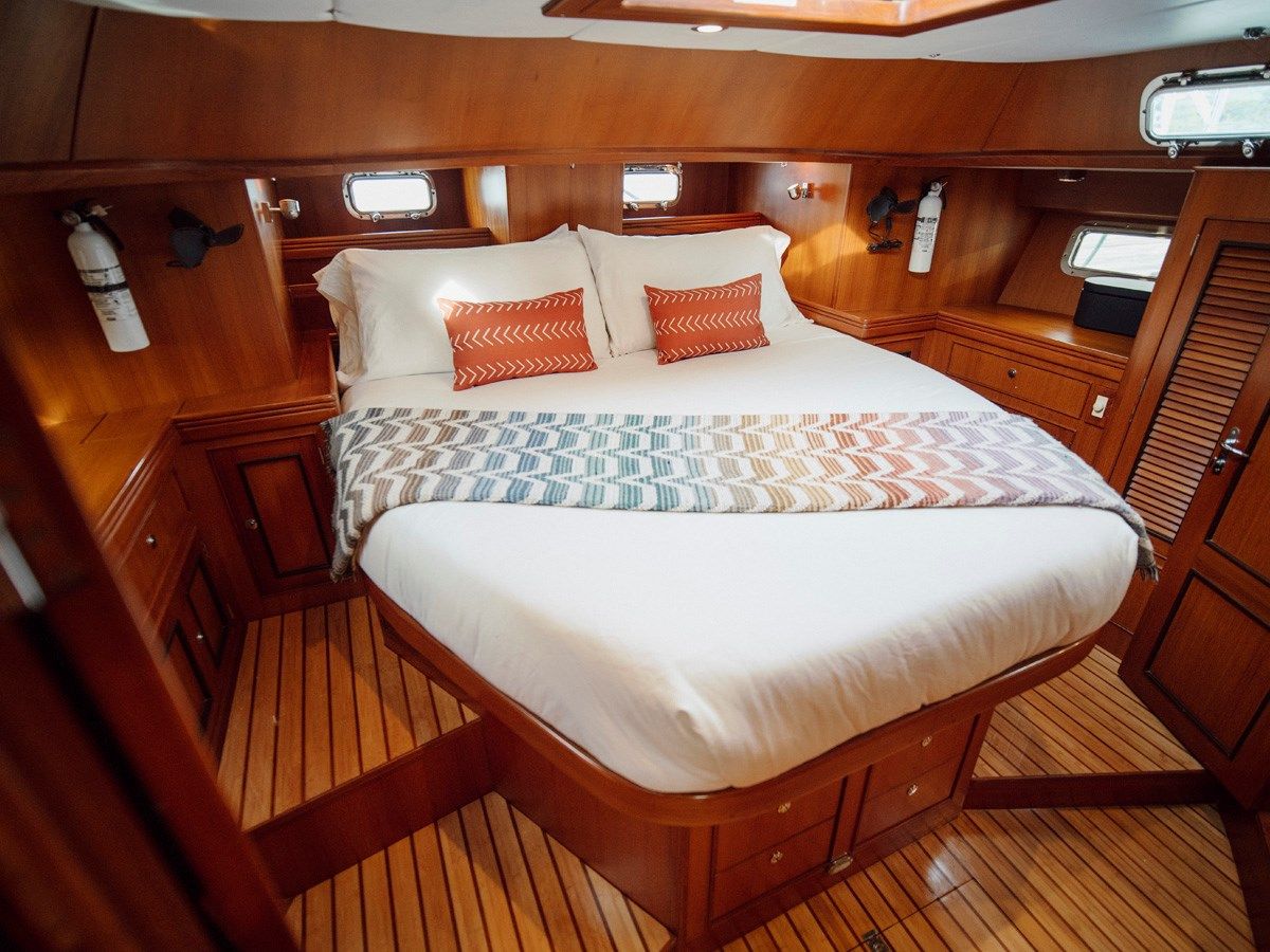 FREE RANGE - HYLAS price