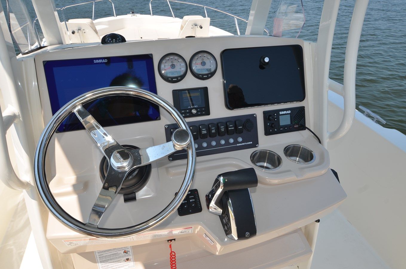 Лучшая цена на Boston Whaler 250 25
